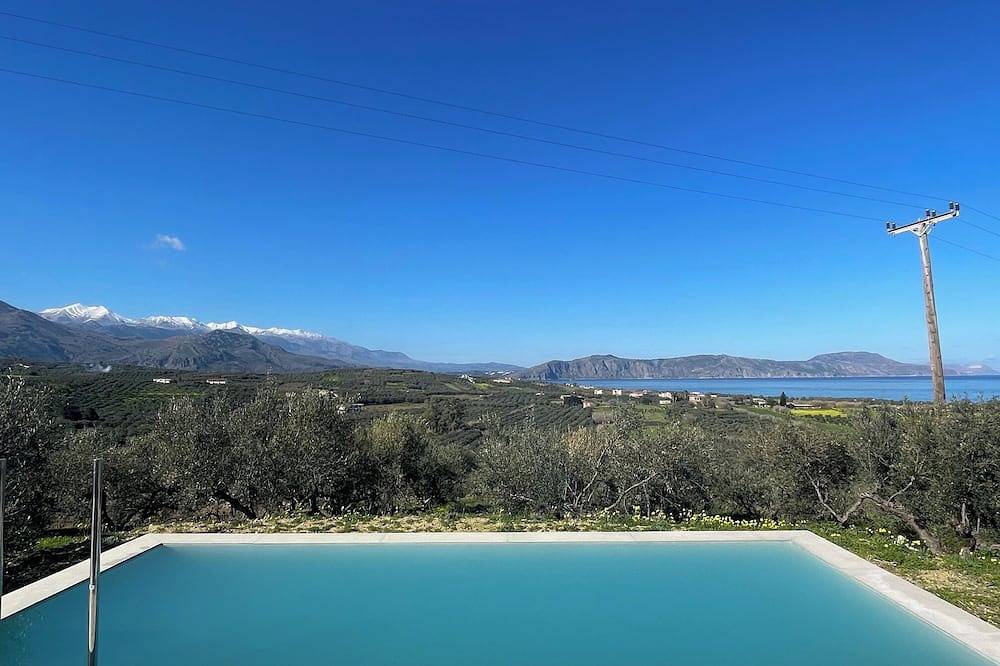 Villa Eleonas offers an unrestricted view of the sea and the surrounding area. in Rethymno en omgeving