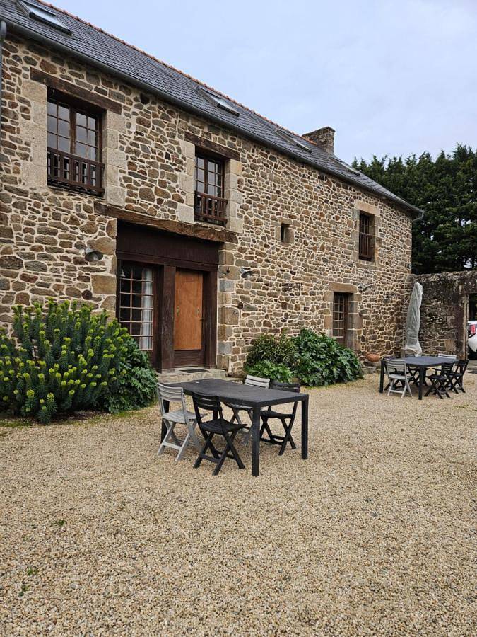 Two-Bedroom House in Taden, Région de Dinan
