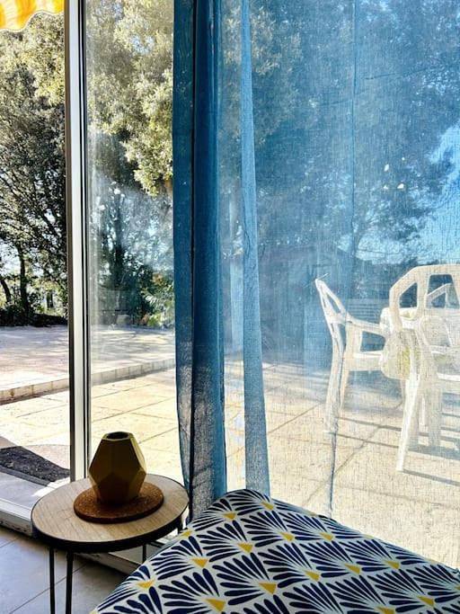 Appartement entier, Two-Bedroom Apartment in Bras, Région de Brignoles