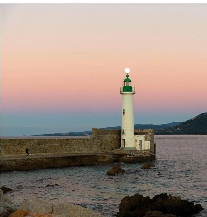 Gîte pour 2 personnes, avec terrasse dans Office De Tourisme De Propriano