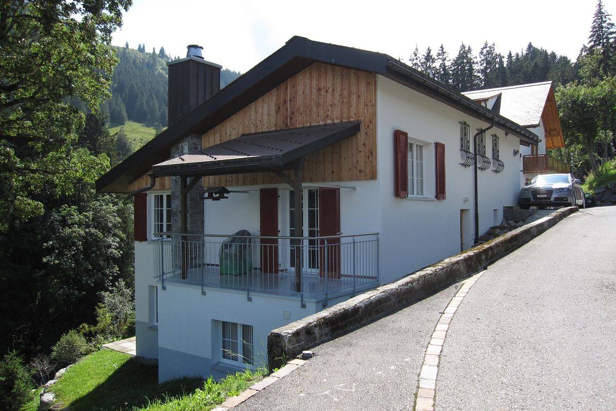 Ganze Ferienwohnung, Haus Ahorn - 4.5 Zimmerwohnung Bad/Dusche/Balkon in Flumserberg, Flums