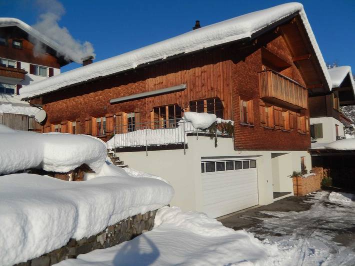 Ferienwohnung für 5 Personen, mit Balkon und Garten sowie Ausblick in Schwarzenberg