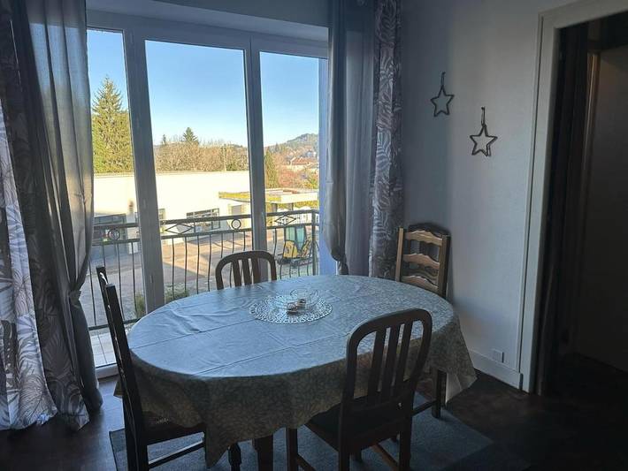 Location de vacances pour 7 personnes, avec balcon, animaux acceptés à Peyrat-le-Château - 4