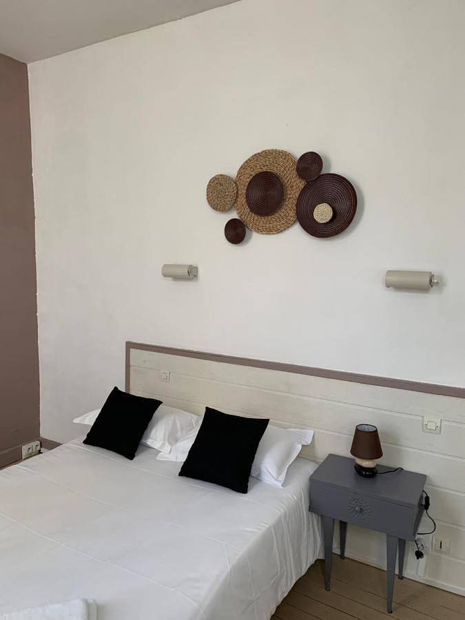 Hôtel pour 2 personnes, avec jardin et vue à Mirambeau - 2