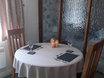 Log Cabin for 2 People in Gloucestershire, Photo 3