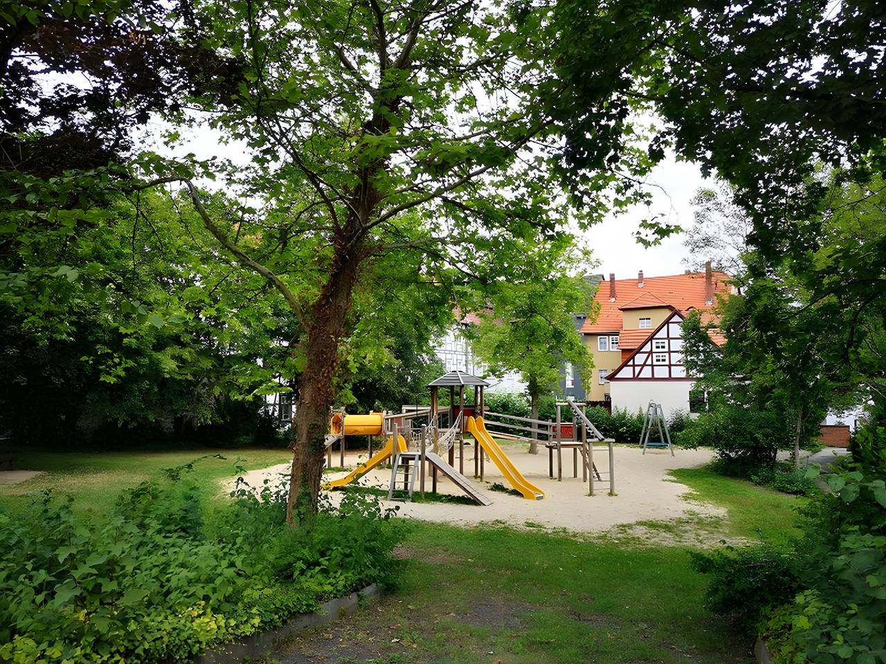 Ganze Wohnung, Ferienwohnung 'Am Schloßpark' mit privater Terrasse, privatem Garten und Wi-Fi in Melsungen, Schwalm-Eder-Kreis