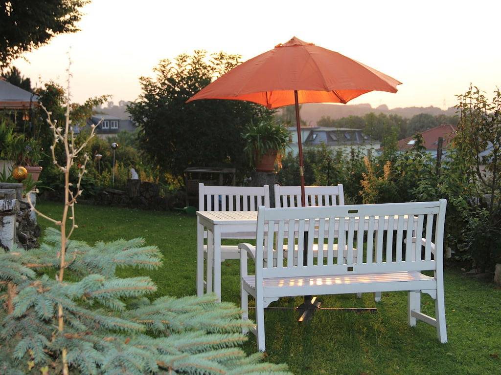 1 Norit Schlosser Komfortable Ferienresidenz in Heidenau, Elbsandsteingebirge