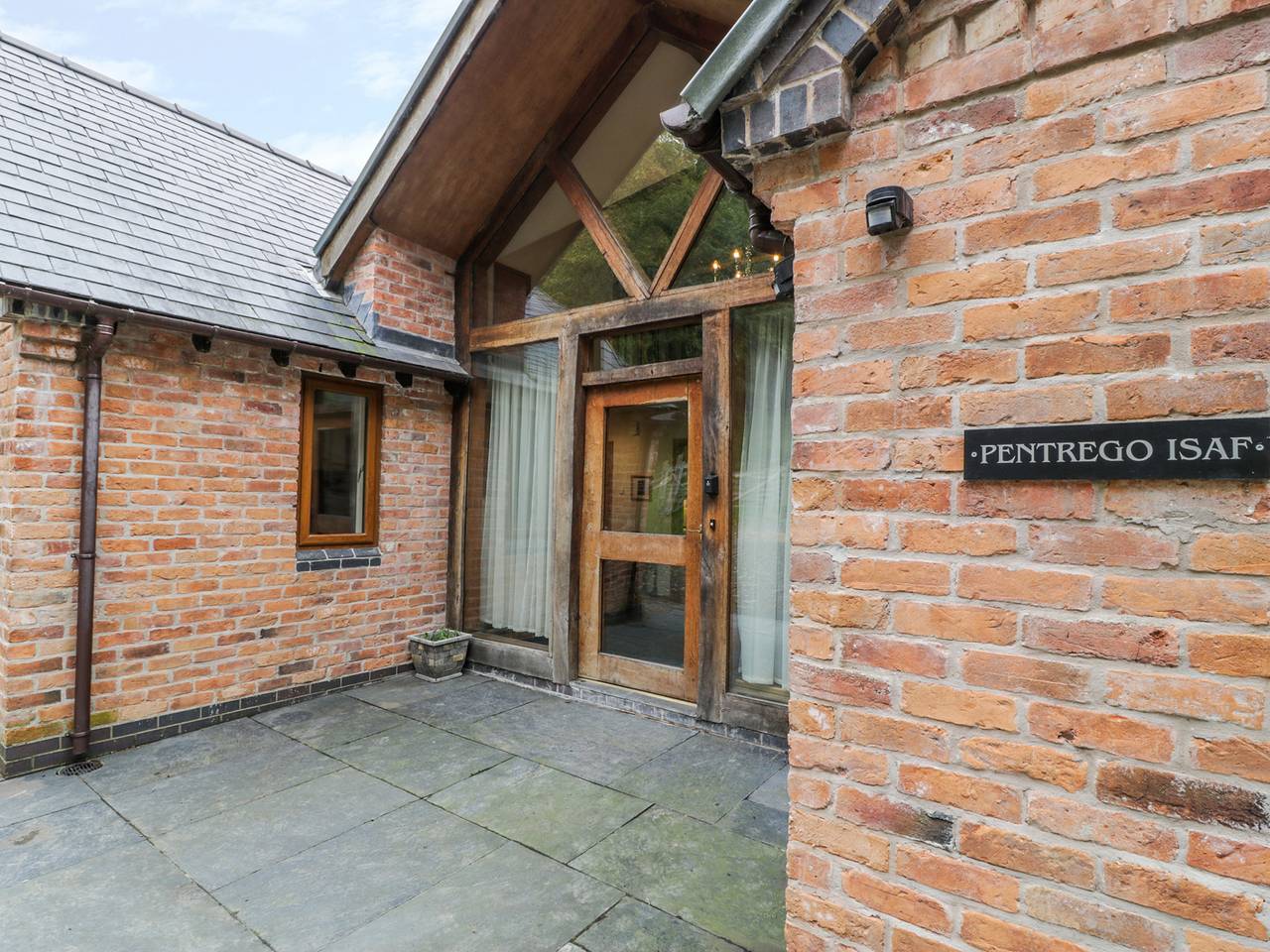 Pentrego Isaf in Powys