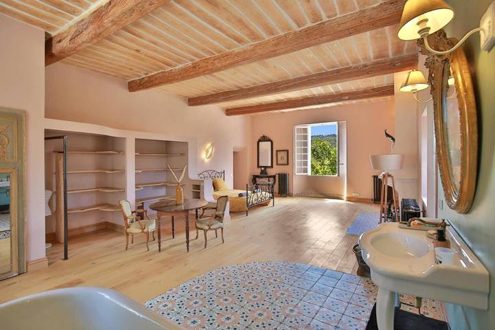 Chambre d’hôte pour 2 personnes, avec vue et terrasse ainsi que jardin et piscine à Callian - 2