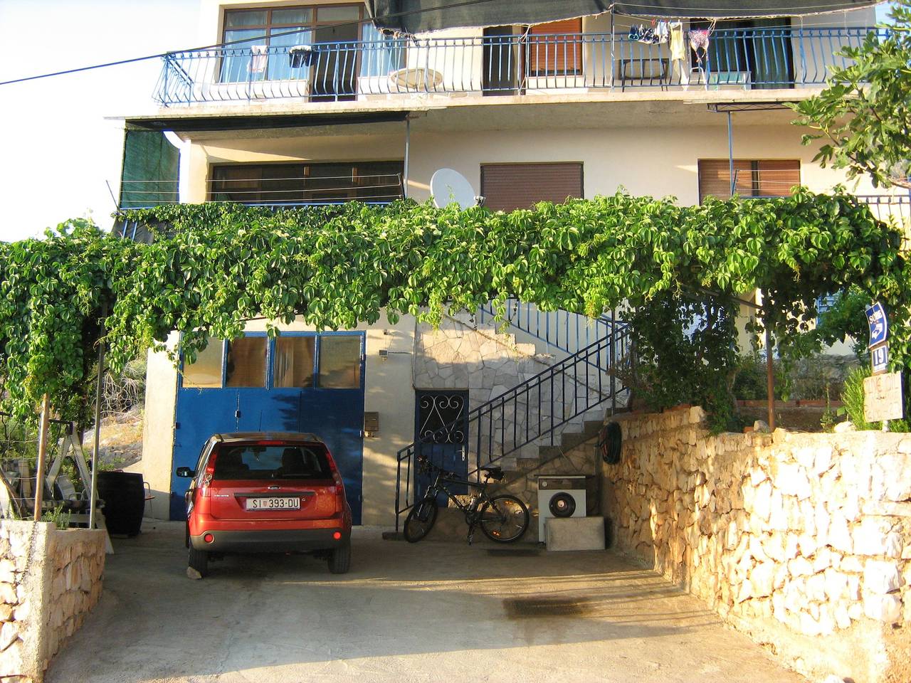 Ganze Wohnung, 3-Zimmer-Ferienwohnung mit Balkon und Meerblick Bilo, Primosten A-4662-a in Primosten, Šibenik-Knin