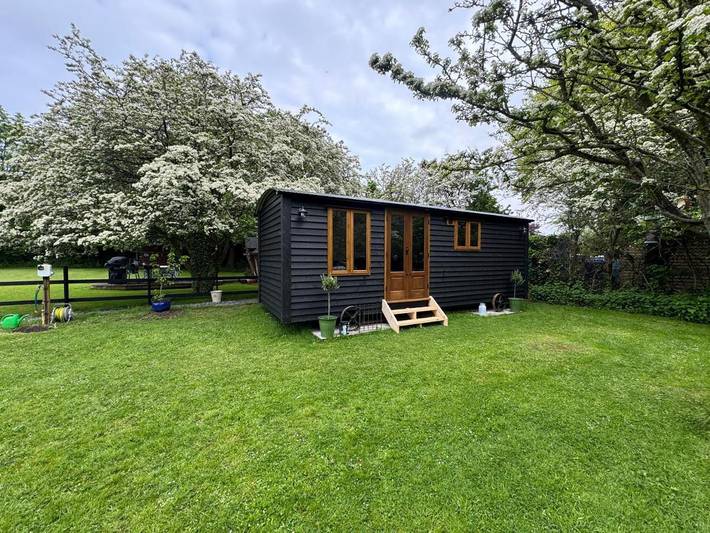 Glamping for 2 people, with view and garden in Blackpool