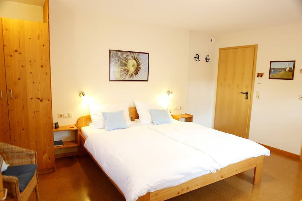 Ganze Wohnung, Gemütliches Doppelzimmer (20 qm) für bis zu zwei Personen mit Küchenzeile in Langlau, Pfofeld