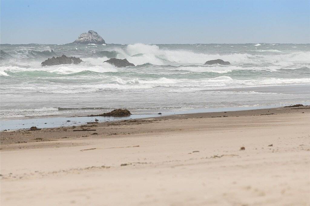 Ganze Wohnung, Brandneu!! Am Strand, Strand vor Ort, Kamin, Whirlpool (ehemals: Seashells) in Lincoln City, Devils Lake (OR)