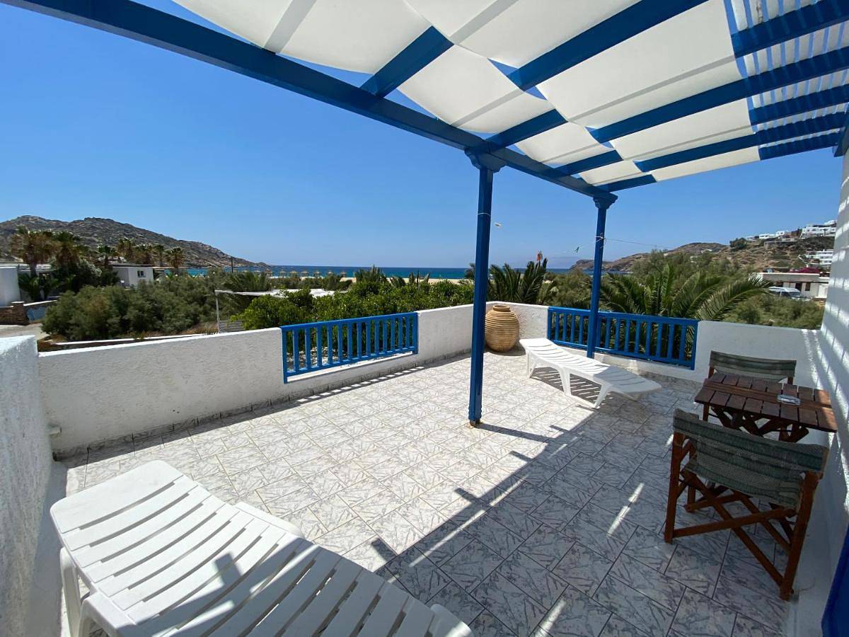 Deep Blue Rooms & Apartments in Mylopotas, Íos