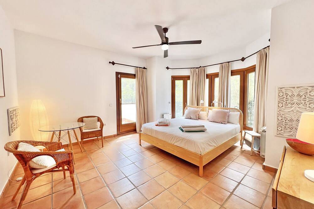 Acogedora villa con estilo andaluz. Free Wifi in Playa de los Alemanes, Tarifa