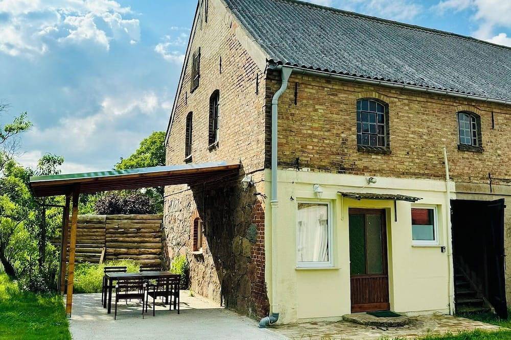 Ganze Wohnung, Gemütliche Ferienwohnung mit Kaminofen, Renoviert+rustikal in Liepen, Neetzow-Liepen