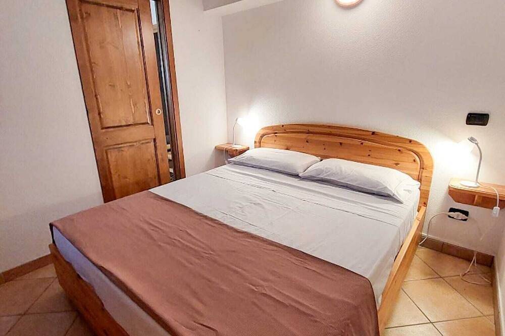 Appartamento intero, Lo Chalet Di Lucky A Pochi Passi Dalle Piste Di Sci in Campodolcino, Valtellina