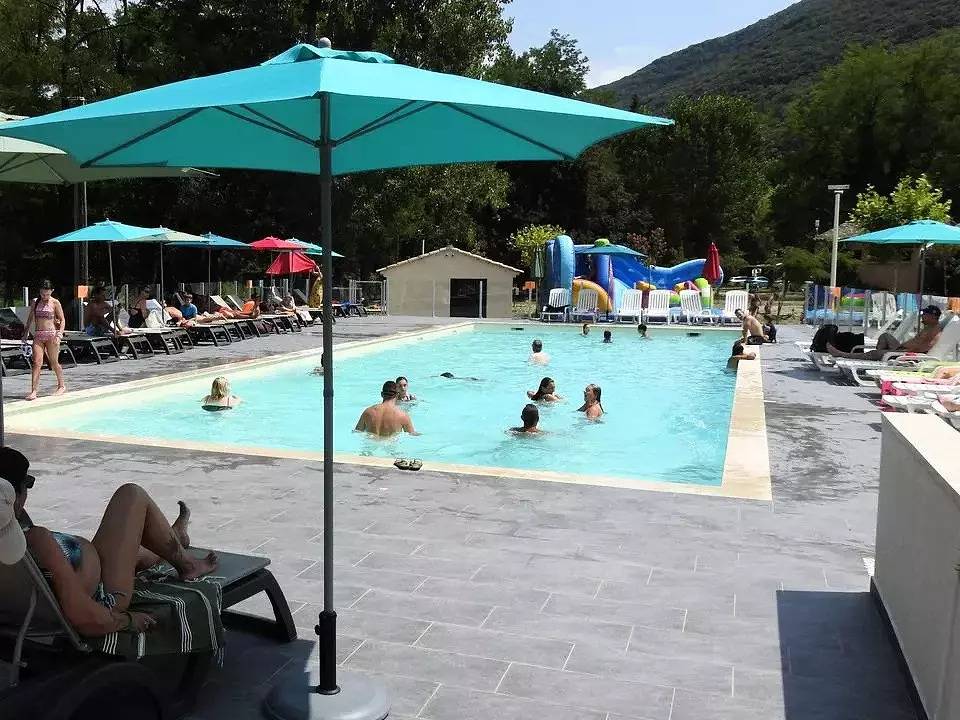 Mobil-Home 3 Rooms 4/6 People Air-conditioned + Tv in Mialet, Cévennes