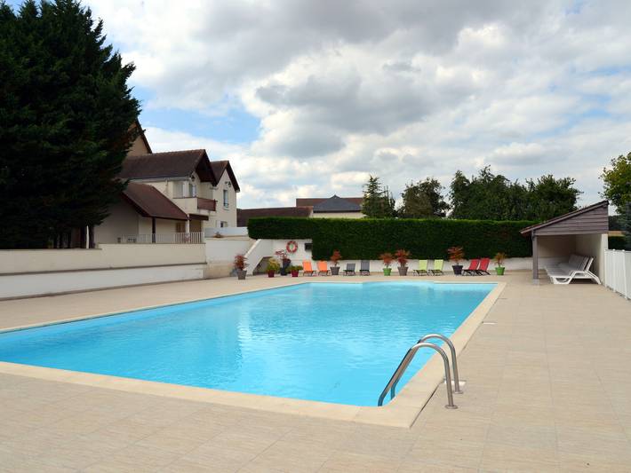 Maison de vacances avec grande piscine et tennis, proche du Zoo de Beauval et des Châteaux de la Loire in Faverolles, Vallée de la Loire