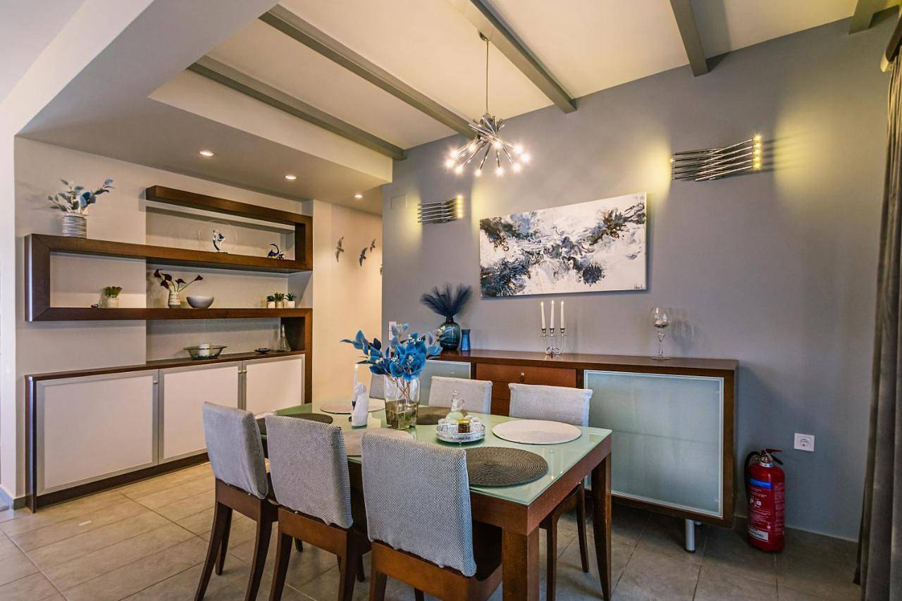 Appartement entier, Two-Bedroom Apartment with Balcony in Région d'Iraklio-Héraklion