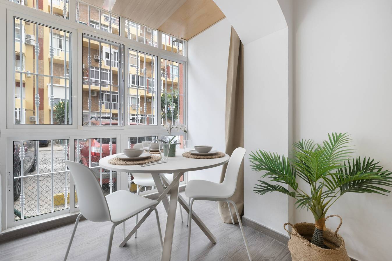 Entire apartment, Apartment 'Gamonal Beach Studio' with Shared Pool, Wi-Fi and Air Conditioning in Benalmádena Costa, Benalmádena