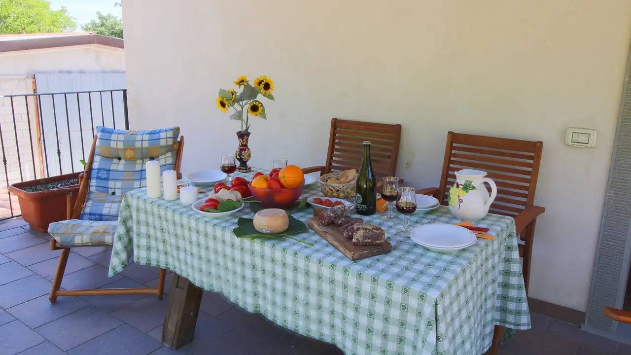 Agriturismo per 5 persone con terrazza in Apecchio, Valle del Metauro