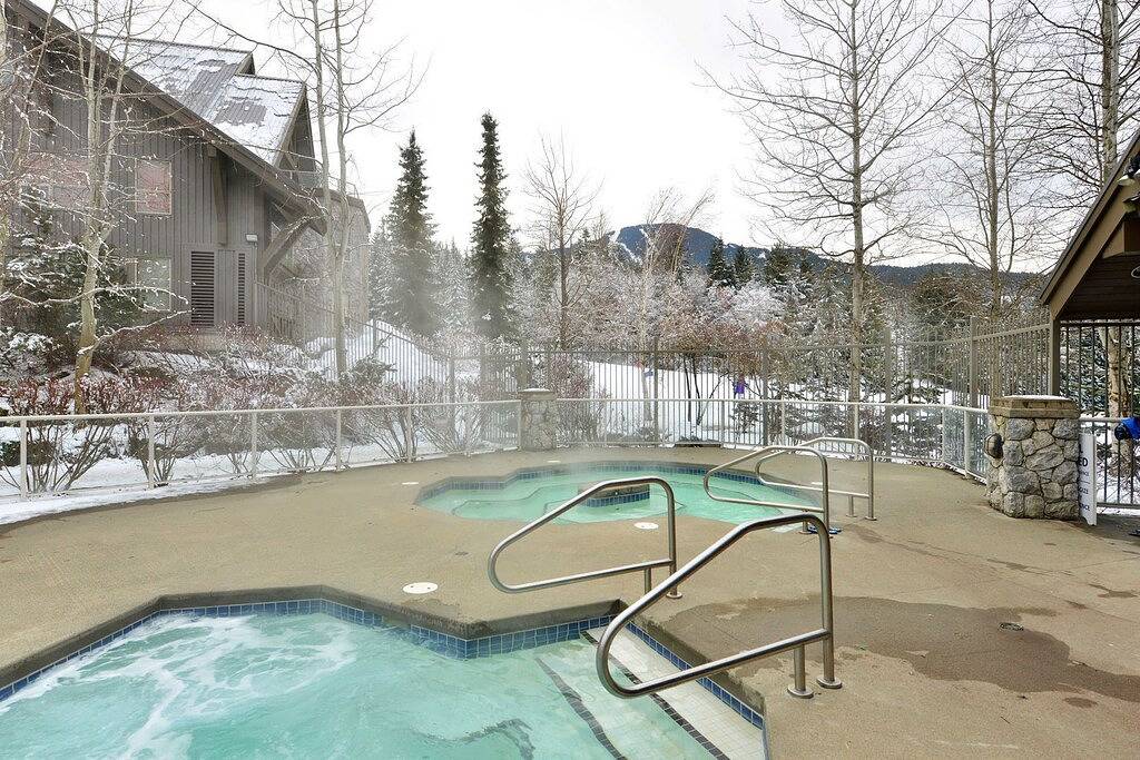 Ganze Wohnung, Prime Ski-in Ski-out Lage! Oberste Etage, Pool, Whirlpools, Grill in Whistler, Whistler Blackcomb