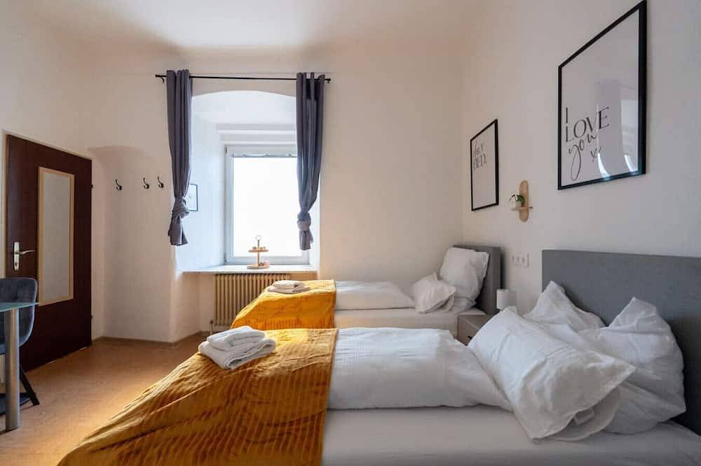 Ganze Wohnung, Quiet Studio • 2 Single Beds • Central • Netflix in Leoben, Lavanttaler Alpen
