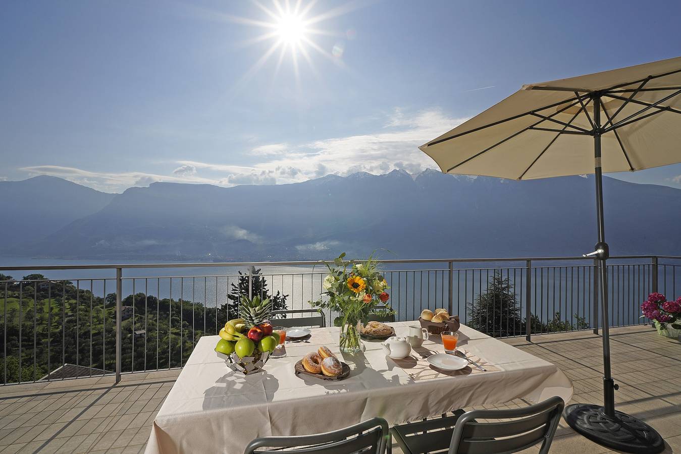 Ganze Wohnung, Ferienwohnung "Maison du Pralonc - Cielo" mit Blick auf den See und die Berge in Pregasio, Tremosine