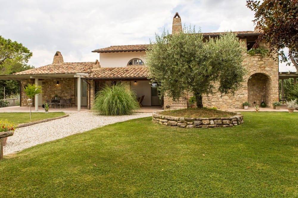 Villa Mignola by Mmega in Perugia, Perugia Province
