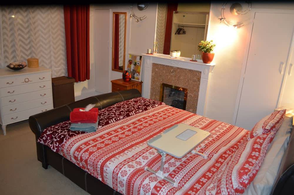 Entire apartment, Alastrean Apartment. Large flat, cosy & warm w/ 3 beds, 2 bath, free parking in Aberdeen, Aberdeenshire
