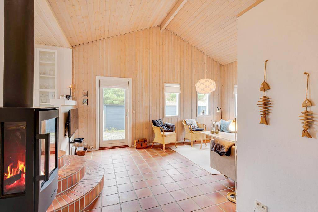 Charming holiday home for 5 people with sauna in Henne Strand in Henne, Varde Region