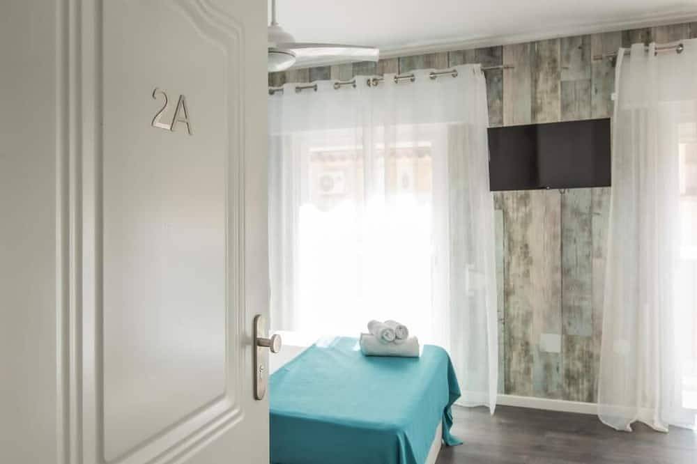 Entire apartment, Sunsands Studio con balcones 2ºa in La Carihuela, Torremolinos