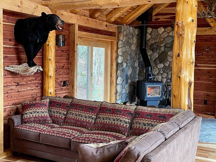 Log cabin for 16 people, with yard and hot tub as well as sauna in White Mountain National Forest