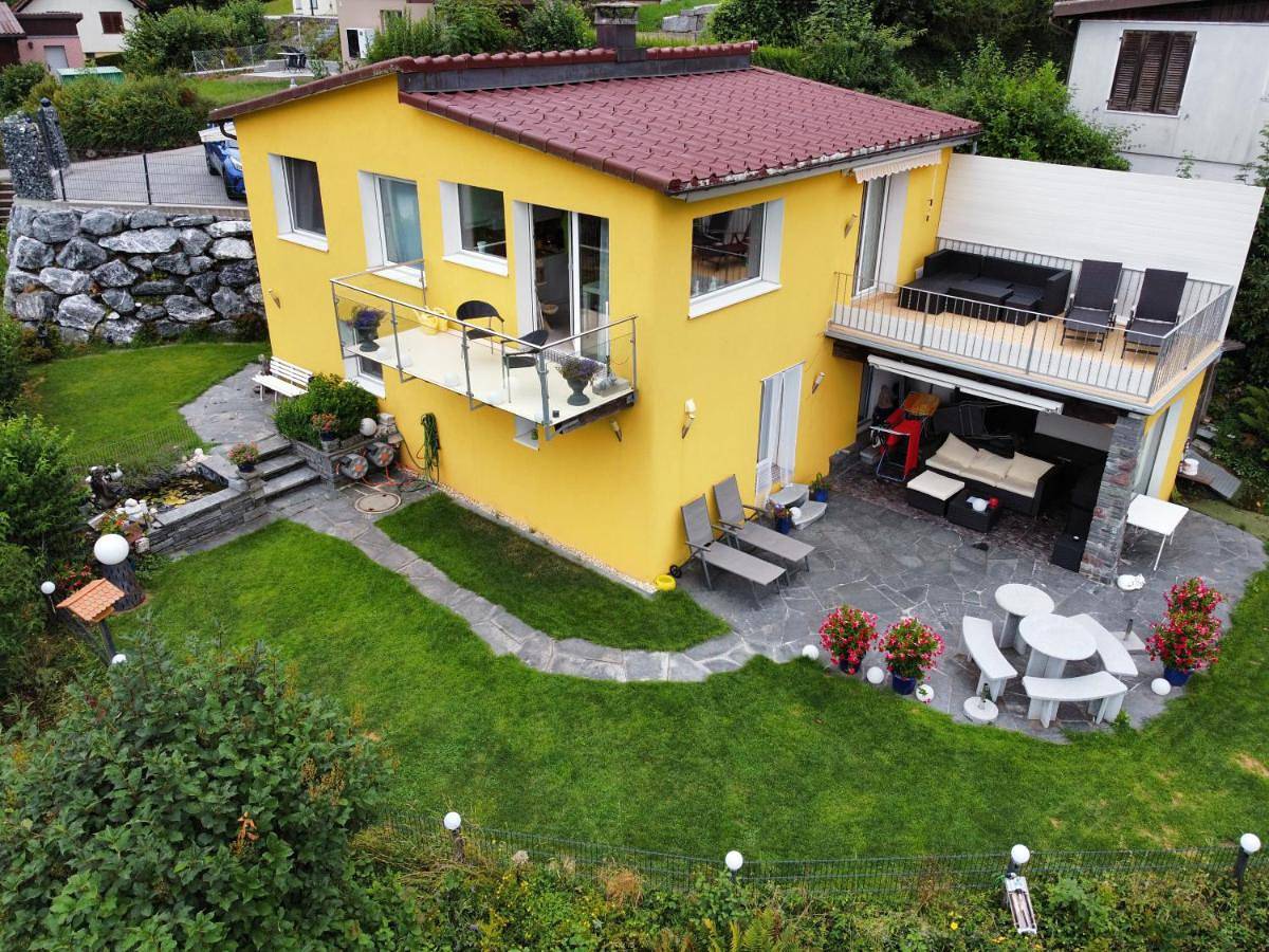 Ganze Wohnung, Bijouswiss " Yellow House" in Walensee (Heidiland), Quarten