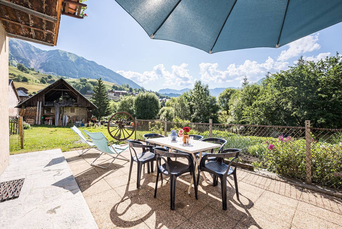 Casa de vacaciones 'Pré-vernay' con vistas a la montaña, terraza privada y jardín compartido in Saint-Jean-d'Arves, Región de Saint-Jean-de-Maurienne