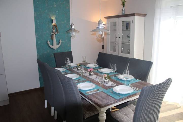 Bauernhof für 9 Personen, mit Balkon und Whirlpool sowie Garten und Sauna in Burhave