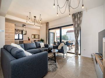 Vakantiehuis voor 12 Personen in Biograd na Moru, Zadar, Afbeelding 2