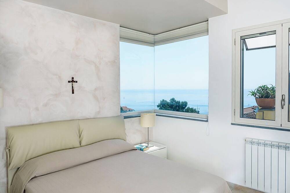 Entire apartment, Exceptionally panoramic apartment-suite in Aci Trezza, Aci Castello