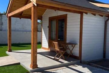 Casa de vacaciones para 3 personas, con piscina y jacuzzi además de terraza y jardín, Se admiten mascotas en Provincia de Cuenca