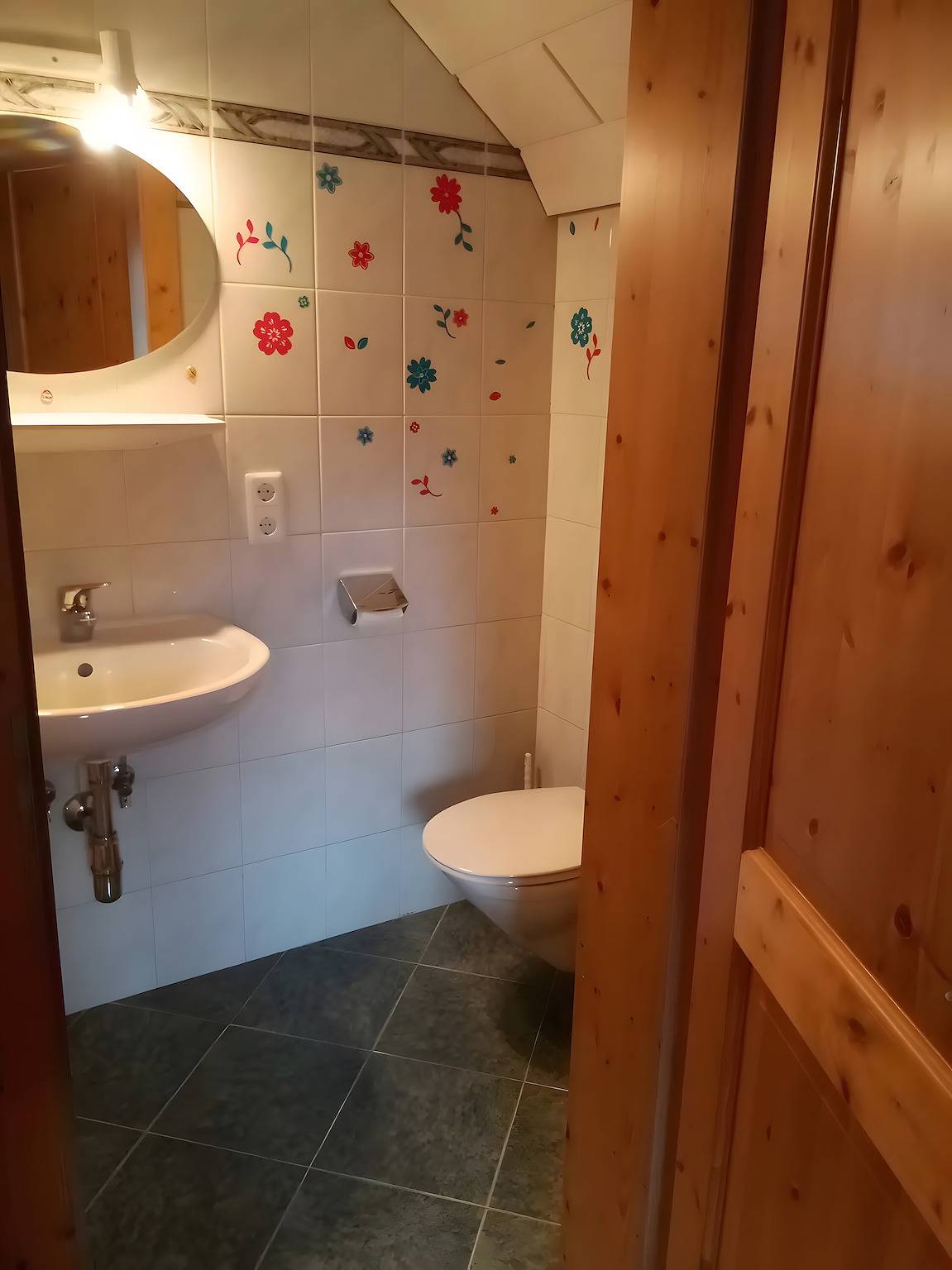 Room 'Stüberl' with Mountain View, Shared Terrace and Wi-Fi in Sankt Margarethen im Lungau, Lungau