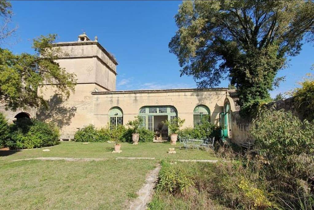 Seven-Bedroom House in Aimargues, Côte méditerranéenne (France)