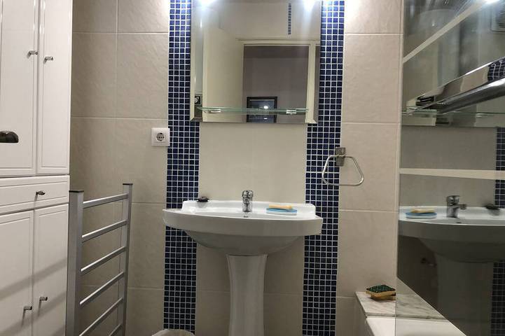 Apartamento entero, Le Marinola Empuriabrava Port - 69m2- Main canal view - Central beach 400m in Ampuriabrava, Alt Empordà