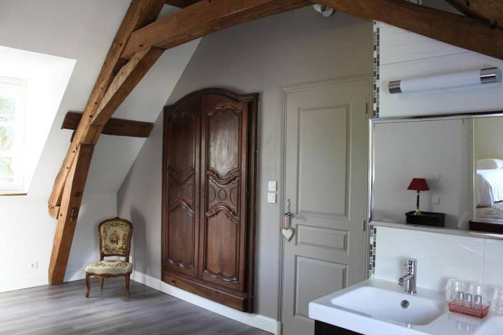 Location de vacances pour 3 personnes, avec piscine ainsi que vue et jardin, adapté aux familles à Francueil - 4