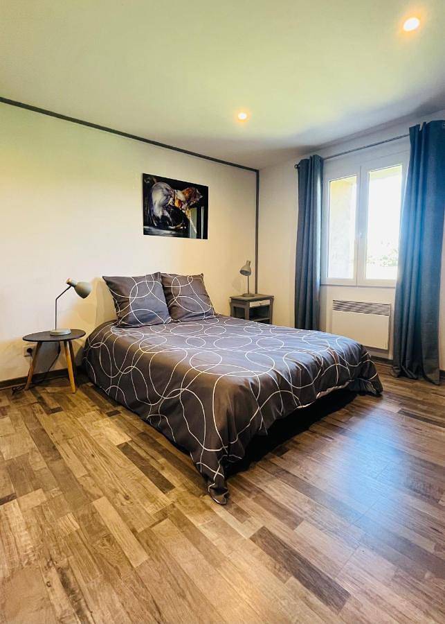 Gîte pour 2 personnes, avec vue, animaux acceptés à Tourtour