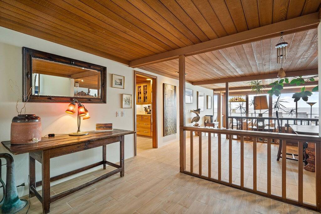 Fabelhaftes Malibu Strandhaus an einem trockenen Sandstrand in Malibu, Los Angeles County