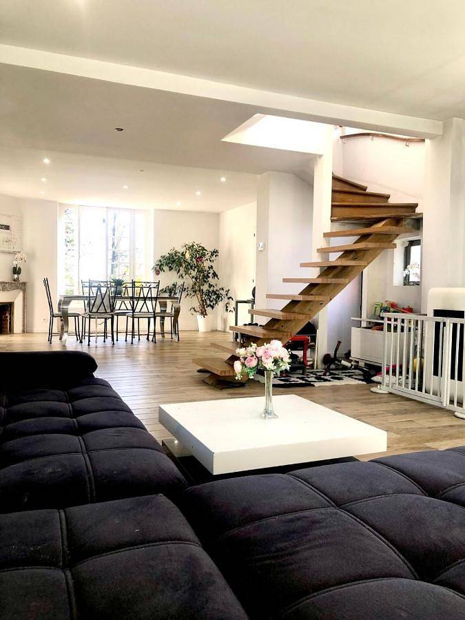 Villa pour 9 personnes, avec Balcon et Jacuzzi ainsi que Terrasse et Jardin