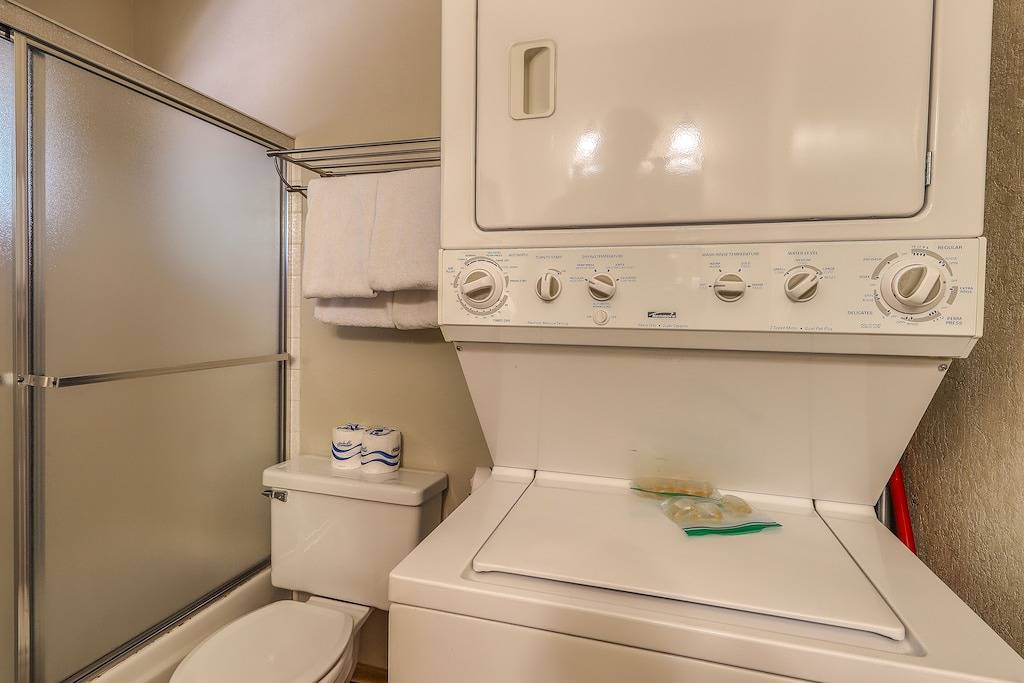 Hundefreundliches, am Strand gelegenes Wochenende mit Kamin und möblierter Terrasse - nahe am See in Shaver Lake, Kings Canyon Nationalpark