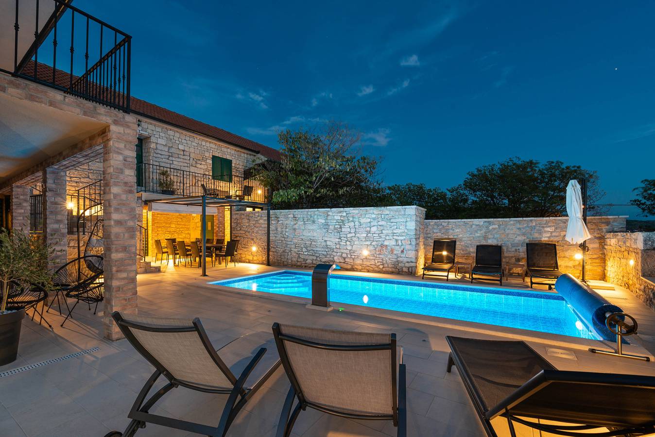 Villa for 10 People in Lišane Ostrovičke, Zadar