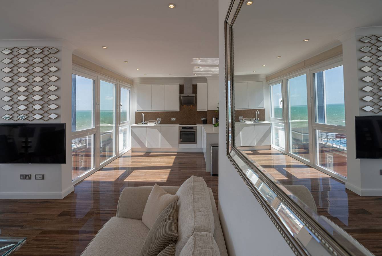 Ganze Wohnung, Ferienwohnung für 6 Personen mit Pool in Brighton, Sussex